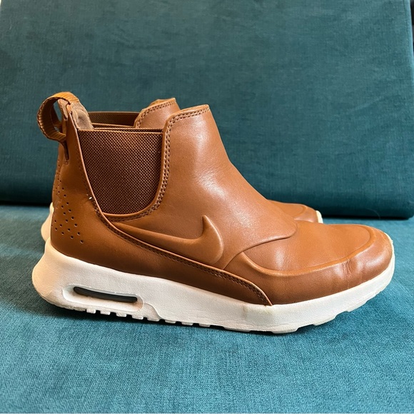 Nike Air Max Thea Mid Boot in Ale Brown - Picture 7 of 9